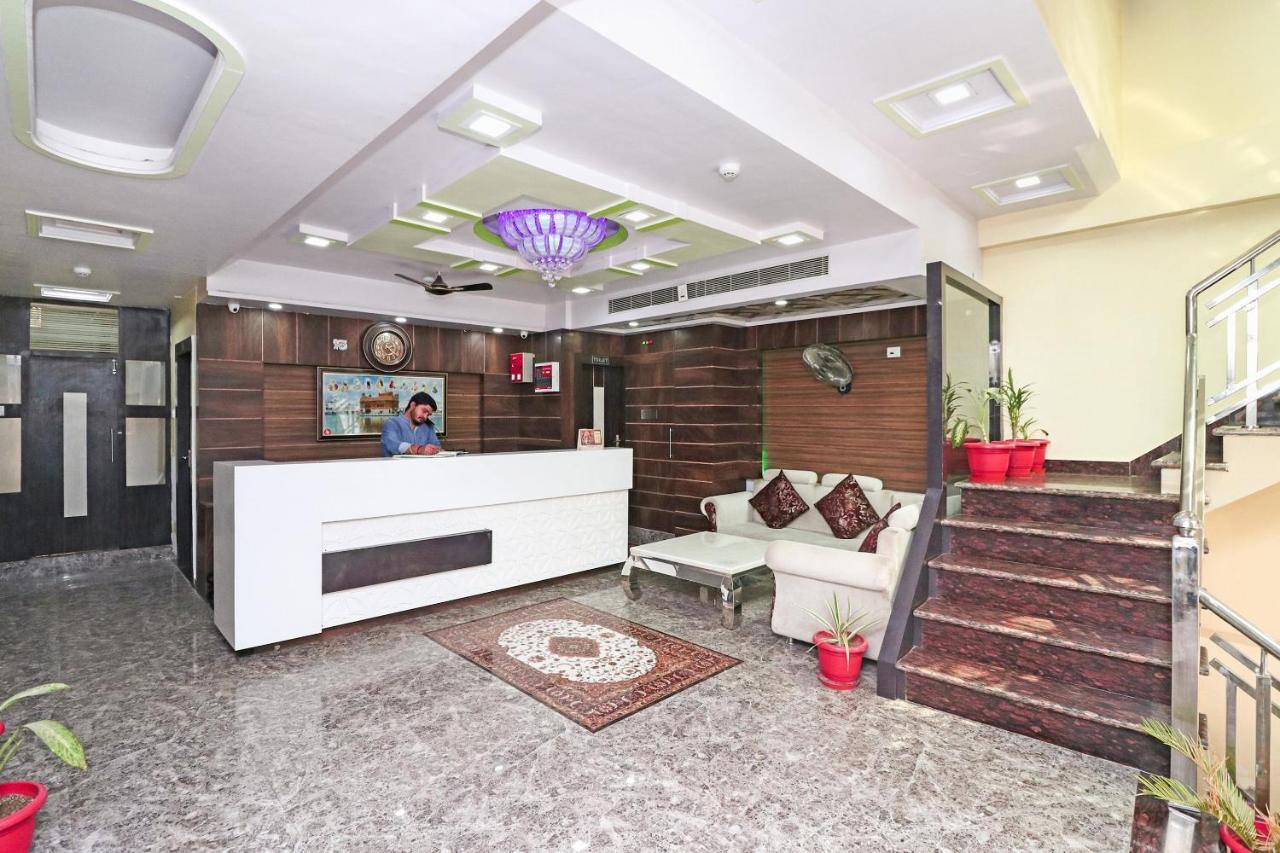 Oyo 15169 Hotel Rk Inn Lakhnau Kültér fotó