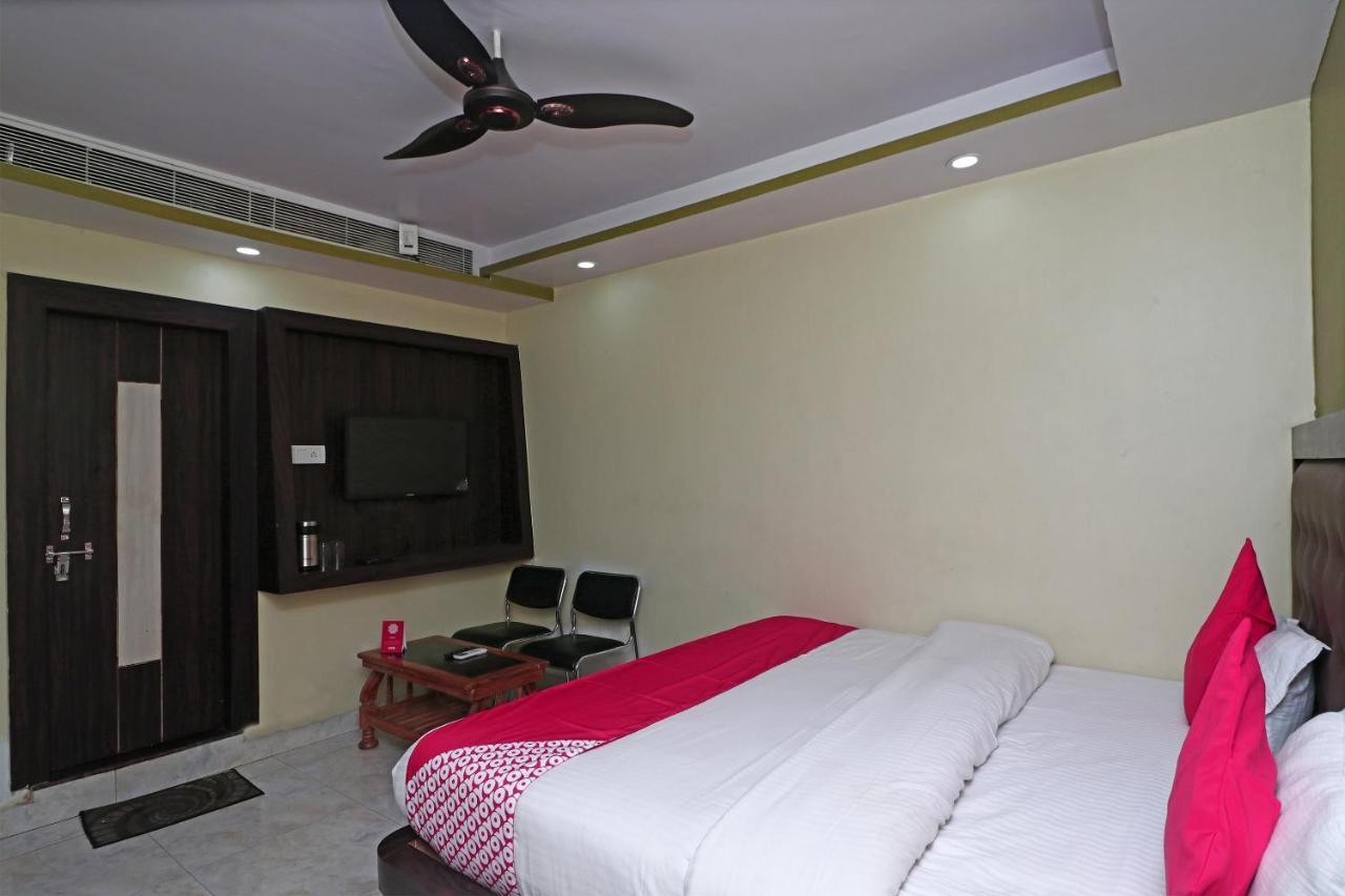 Oyo 15169 Hotel Rk Inn Lakhnau Kültér fotó