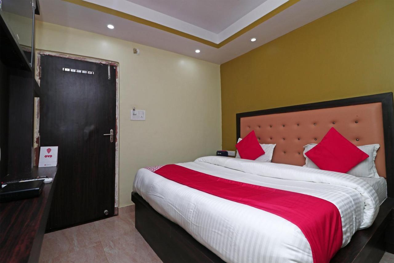 Oyo 15169 Hotel Rk Inn Lakhnau Kültér fotó