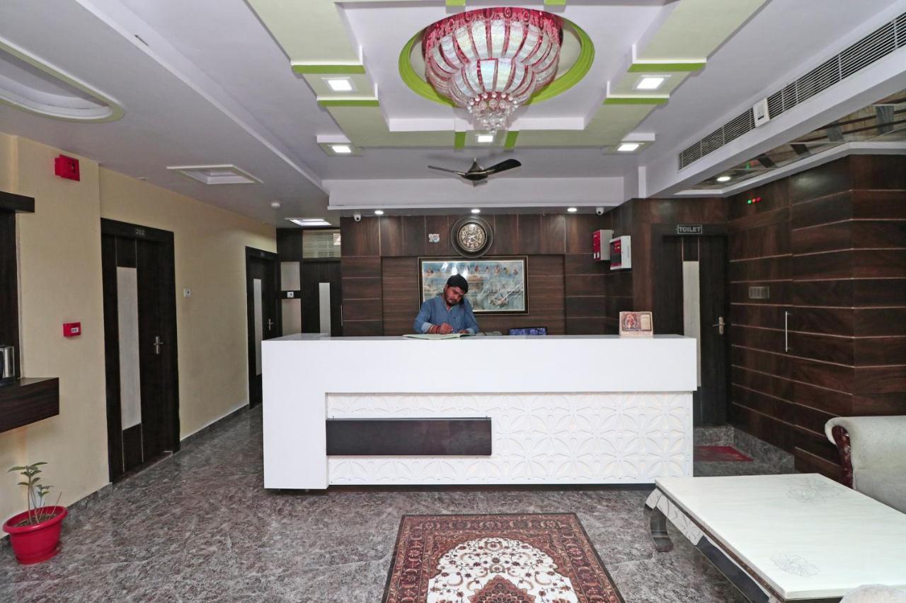 Oyo 15169 Hotel Rk Inn Lakhnau Kültér fotó