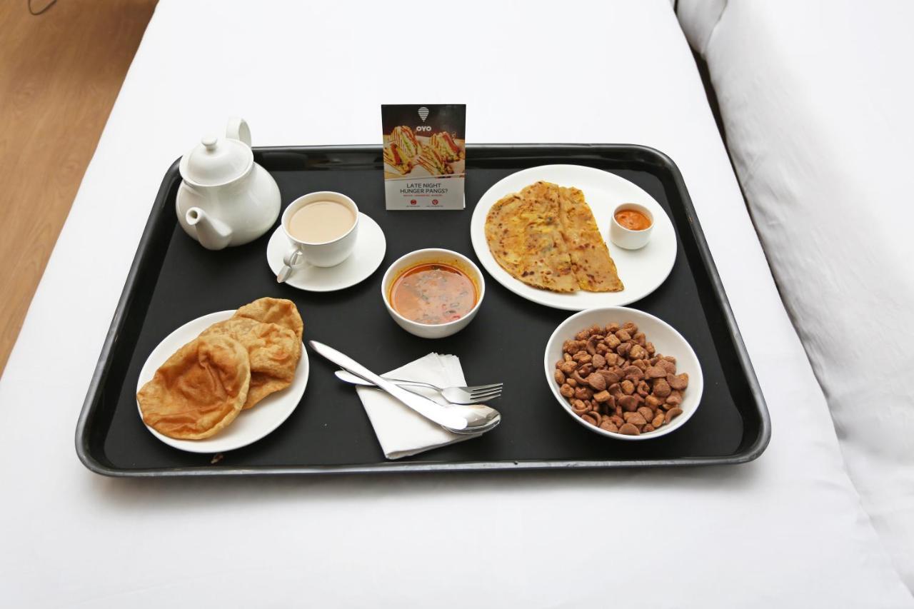 Oyo 15169 Hotel Rk Inn Lakhnau Kültér fotó