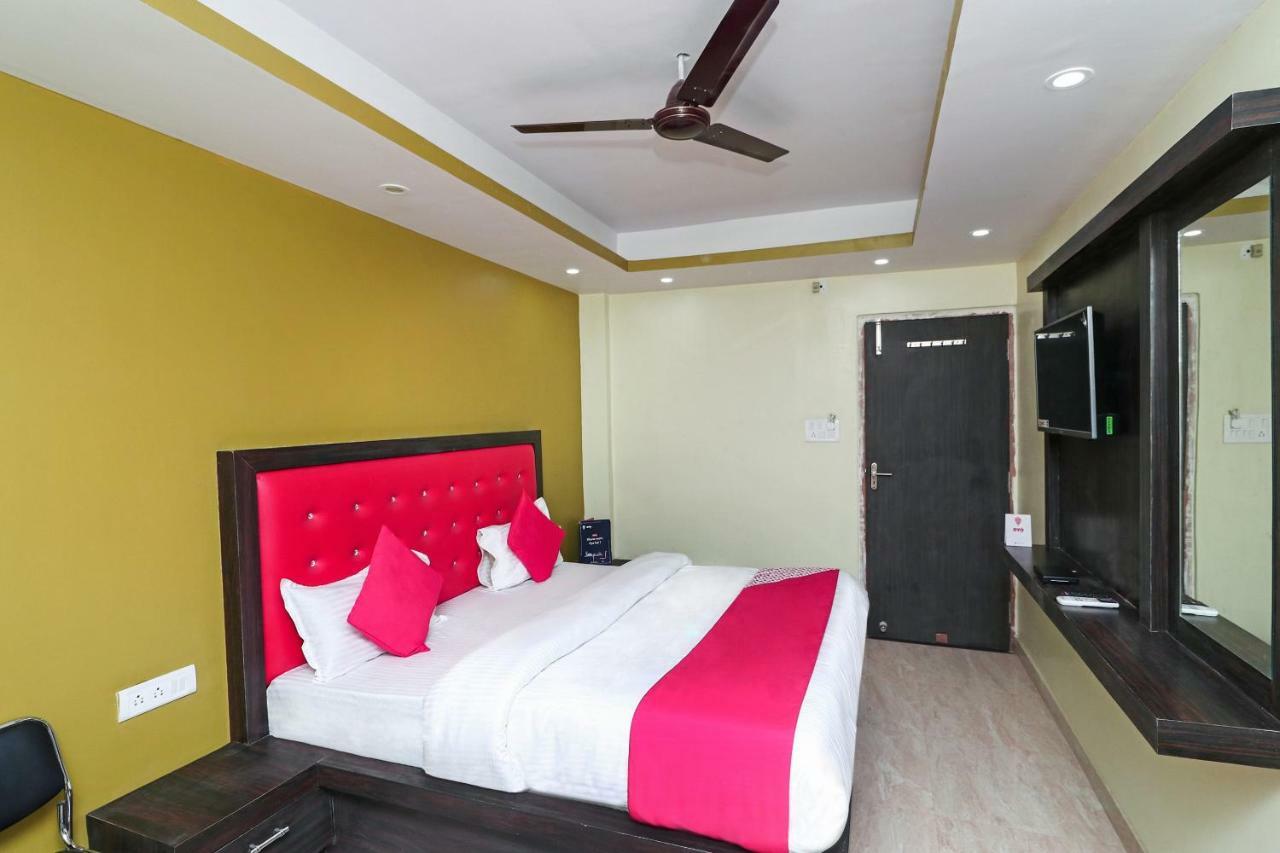 Oyo 15169 Hotel Rk Inn Lakhnau Kültér fotó