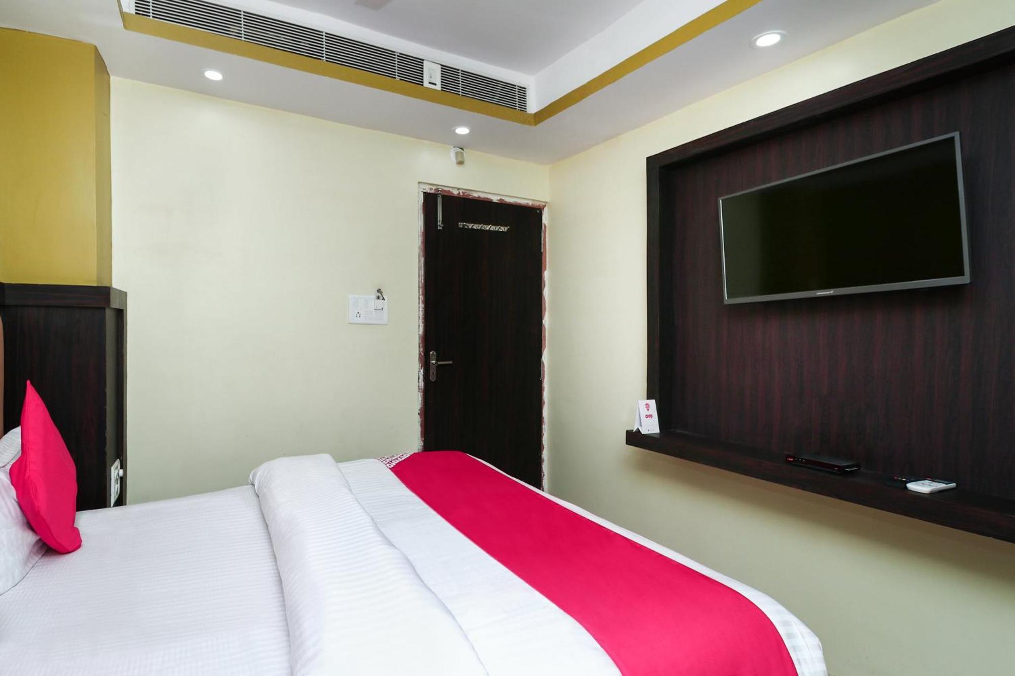 Oyo 15169 Hotel Rk Inn Lakhnau Kültér fotó