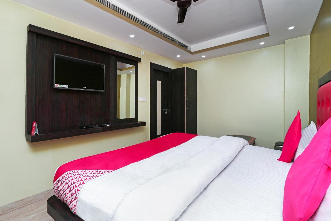Oyo 15169 Hotel Rk Inn Lakhnau Kültér fotó